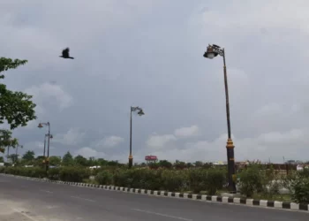 यूपी में मौसम का बदलेगा मिजाज, दिन में तेज धूप और रात में बढ़ेगी ठंडक