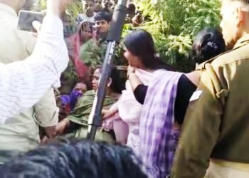 उमेश के घर सांत्वना देने पहुंची विधायक पूजा पाल से हाथापाई