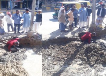 पाइप लाइन फटने से पानी के लिए तरसे लोग
