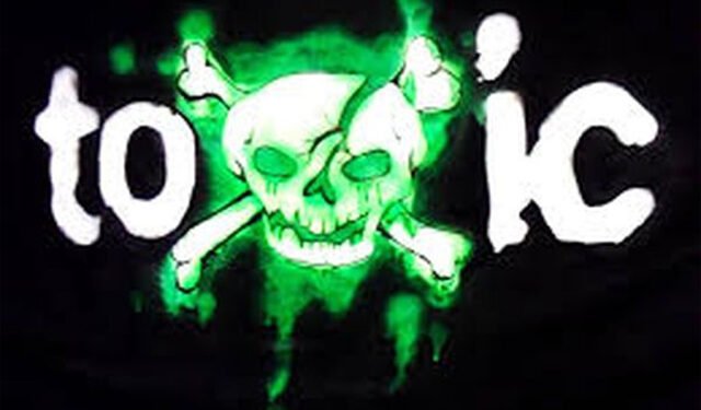 विषाक्त पदार्थ खाने से दो महिलाएं अचेत