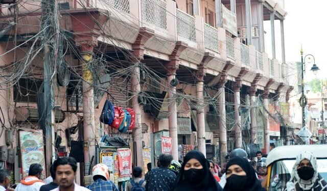 G-20: शहर के खंभों पर फैला तारों का मकड़जाल, अभियान के तीसरे दिन भी नहीं दिखा असर