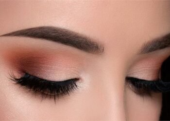 क्या आपकी आइब्रो पतली और झड़ती है ?इस्तेमाल करें ये नैचुरल चीजे और पाऐ मज़बूत और घनी आइब्रो