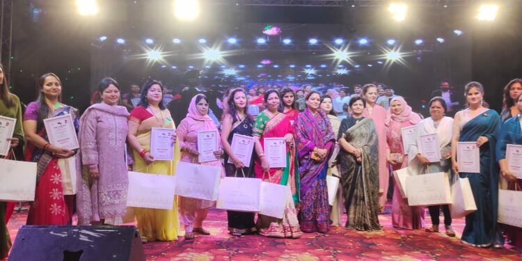 विविध क्षेत्रों में मुकाम हासिल करने वाली महिलाओं को मिला रानी लक्ष्मीबाई महिला सम्मान-2023