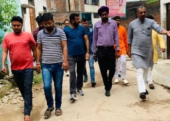 नगर आयुक्त व एसवीपीएस के संयोजक ने स्वयं विशेष सफाई अभियान चला लोगों को किया जागरूक