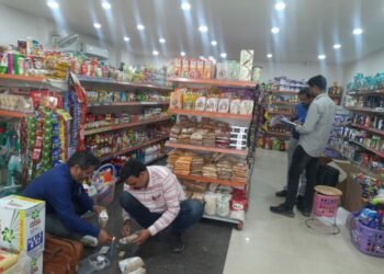 कार्रवाई: 2049 किलो बूंदी सीज, 60 किलो खोवा कराया नष्ट