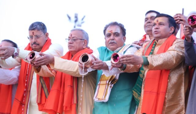 भगवान भास्कर को अर्घ्य देकर हुई नवसंवत्सर की शुरुआत