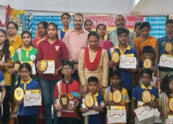 छात्र मोबाइल से ज्यादा पुस्तकों को उपयोग में लाए : एचएन जायसवाल