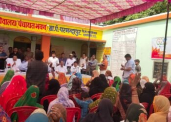 जन चौपाल: पर्यटन मंत्री को सामने पाकर ग्रामीणों ने गिनाई समस्याएं