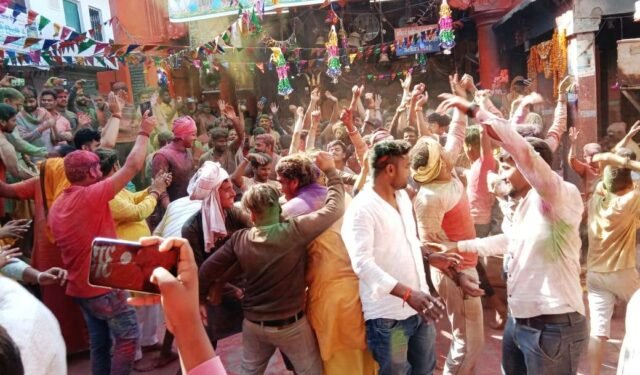 Rangbhari Ekadashi पर मार्कण्डेय महादेव दरबार रहा गुलज़ार