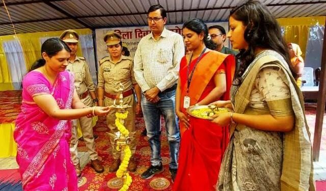 नर नारी का भेद मिटाएंगे, समता का विश्व बसाएंगे…