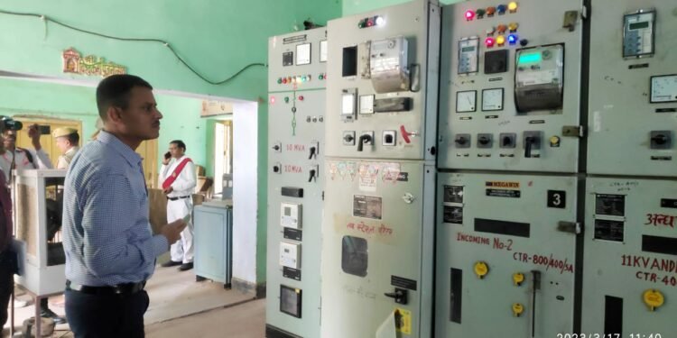 शांति व्यवस्था भंग करने वालों से सख्ती से निबटेंगे: जिलाधिकारी