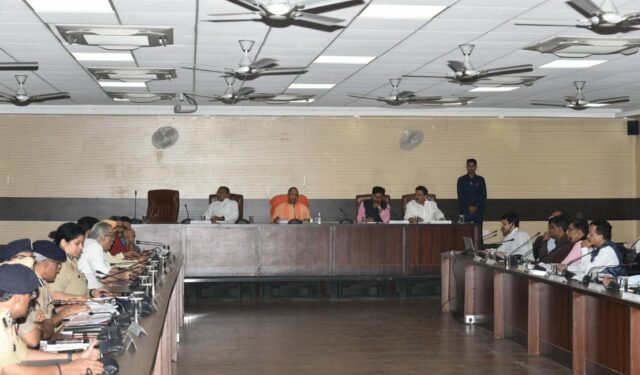 CM योगी के आगमन से पूर्व सर्किट हाउस की बिजली गुल