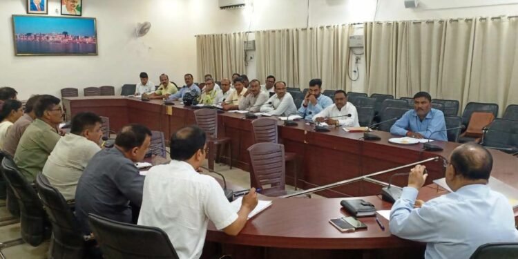 गेंहू क्रय की तैयारियों की समीक्षा बैठक, अपर जिलाधिकारी ने दिए निर्देश