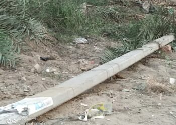 पिकअप वाहन की ठोकर से टूटा विद्युत पोल, 18 घंटे बाधित रही   बंथरा की बिजली