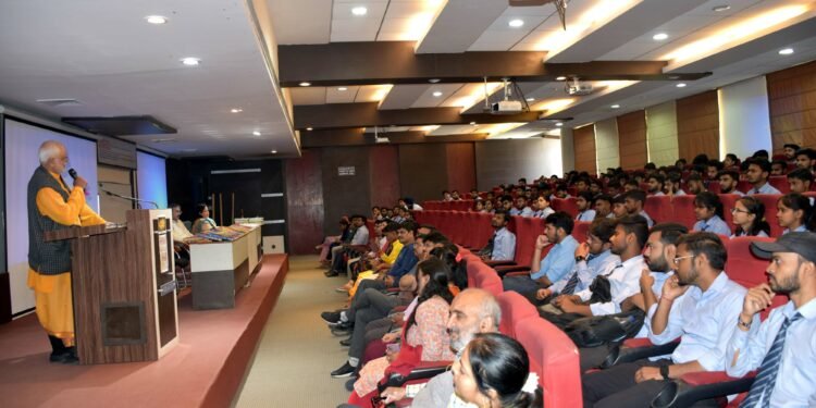 ऋषि का सद्साहित्य नैतिक शिक्षा प्रदान करता है: उमानंद शर्मा