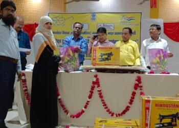 50 ओपेन कटेगरी हस्तशिल्पियों को हैंड एम्ब्रॉयडरी क्राफ्ट टूलकिट सेट वितरण कार्यक्रम