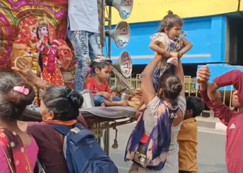 आगरा में श्रद्धालुओं ने कैला देवी तक पदयात्रा शुरू कर दिया नवरात्रि पर पहुंचेंगे राजस्थान