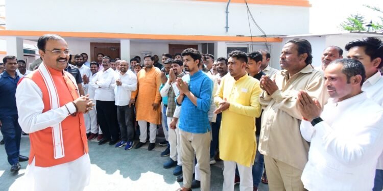 उप मुख्यमंत्री केशव प्रसाद मौर्य ने यूपी अखिल भारतीय प्रधान संगठन के प्रतिनिधिमंडल से की भेंट