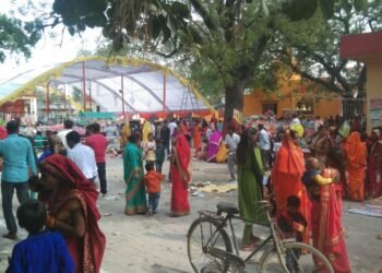 नवरात्रि में मंदिरों पर भारी भीड़, श्रद्धालुओं ने किया हवन पूजन