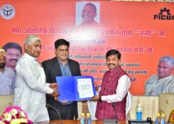 निवेशकों का हाथ थामकर उत्तर प्रदेश की विकास यात्रा में आगे बढ़ रही सरकार: नन्दी