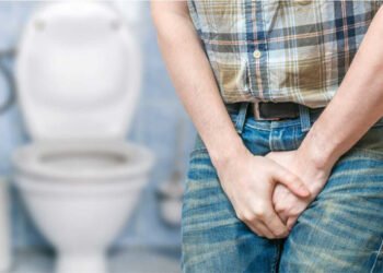 Urology: यूरिन पास करते समय करते हैं ये गलतियां, हो जाएं सावधान, हो सकती हैं गंभीर बीमारियां