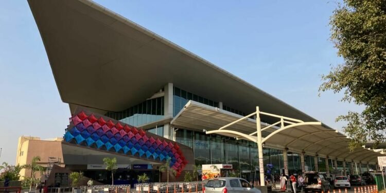 लखनऊ एयरपोर्ट ने एसीआई से एयरपोर्ट कस्टमर एक्सपीरियंस एक्रीडिटेशन की मान्यता दी