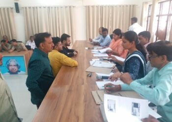 सरोजनी नगर तहसील में दुकानों की नीलामी की प्रक्रिया हुई संपन्न