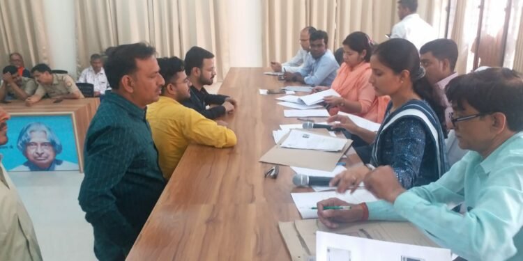 सरोजनी नगर तहसील में दुकानों की नीलामी की प्रक्रिया हुई संपन्न