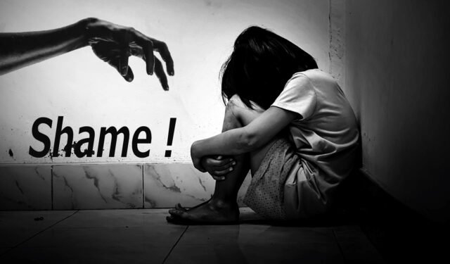 Chandauli: घर में सो रही सात वर्षीय बच्ची के साथ दुष्कर्म, रिश्तेदारी में आए युवक की घिनौनी हरकत