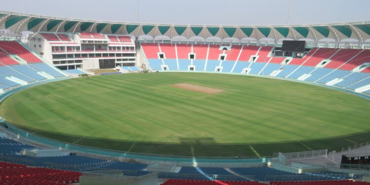 लखनऊ में सुपर जायंट्स के खिलाड़ियों ने शुरू की प्रैक्टिस, 1 अप्रैल को लखनऊ टीम इकाना में खेलेगी पहला मैच