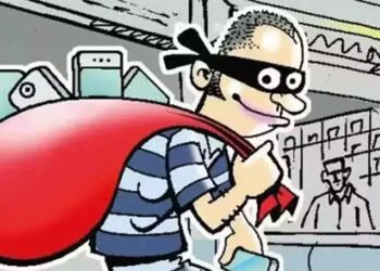 जांच अधिकारी बनकर आया और लगाया 40 हजार का चुना