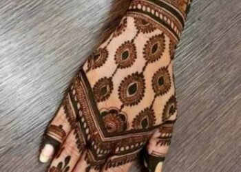 नवरात्रि पर लगाएं हांथो में तरह-तरह की मेहंदी, देखें आसान डिजाइन