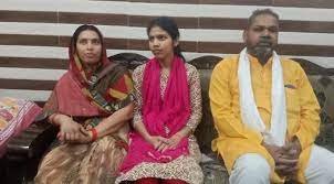 दिव्या सिकरवार ने यूपी का किया नाम रोशन वहीं प्रतीक्षा पांडेय ने लखनऊ का