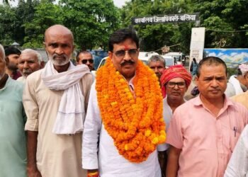 Ballia: अंतिम दिन गुलजार रहा नामांकन स्थल, भाजपा, सपा, आप समेत निर्दलीय प्रत्याशियों ने किया नामांकन