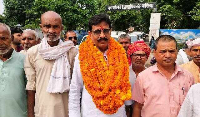 Ballia: अंतिम दिन गुलजार रहा नामांकन स्थल, भाजपा, सपा, आप समेत निर्दलीय प्रत्याशियों ने किया नामांकन