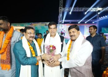 आजमगढ़ के युवाओं के हाथ में अब कट्टा नहीं, कलम है : एके शर्मा