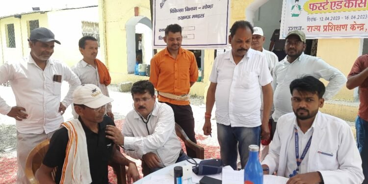 33 रेलकर्मियों एवं उनके परिजनों की हुई स्वास्थ्य संबंधी जांच