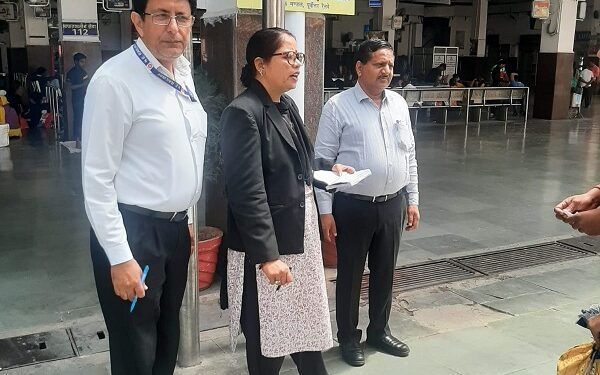 टिकट जांच अभियान में नौ लाख से ज्यादा यात्रियों से 70 करोड़ वसूले