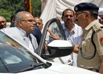 “सत्यपाल मलिक को हिरासत में नहीं लिया गया है” किसान नेताओं के दावों को दिल्ली पुलिस ने बताया गलत