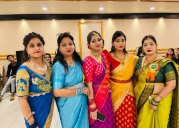 चेन्नई एक्सप्रेस की थीम पर थिरकीं महिलाएं