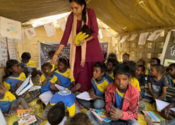 मज़दूरों की कन्याओं का पूजन कर वॉटर वुमन ने किया गोमती पद यात्रा का संकल्प पूर्ण