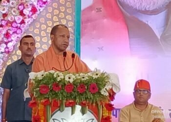 वाराणसी में बोले सीएम योगी  – यूपी में अब माफियाओं का राज नहीं चलेगा, अब कानून व्यवस्था का राज