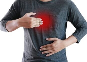 मील्स के समय होती है सीने में तेज जलन, तो आज़माइये ये 5 आयुर्वेदिक उपाय