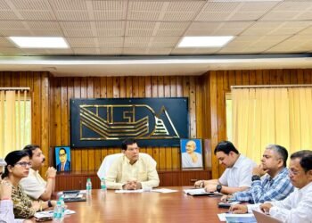 प्रोजेक्ट को लगाने में किसी भी प्रकार की समस्या निवेशकों को न आये: एके शर्मा