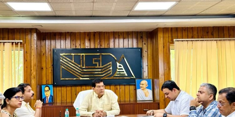 प्रोजेक्ट को लगाने में किसी भी प्रकार की समस्या निवेशकों को न आये: एके शर्मा