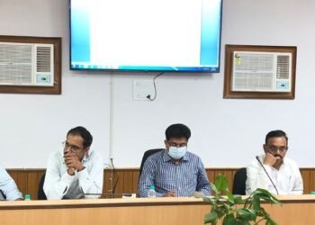 प्रशासन सम्बन्धी अनेक महत्वपूर्ण विषयों पर बैठक में हुई चर्चा