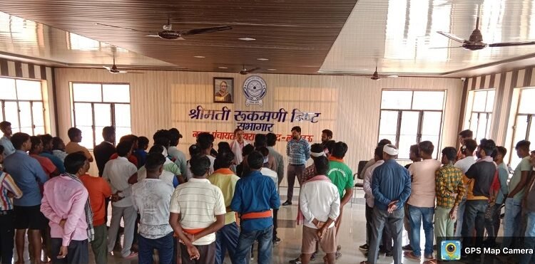 संचारी रोग नियंत्रण एवं दस्तक अभियान को लेकर बंथरा नगर पंचायत कार्यालय में हुई बैठक