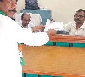 काकोरी से कांग्रेस के रियाज अहमद व बसपा के अब्दुल खालिक गुड्डू ने कराया चेयरमैन पद के लिए नामांकन