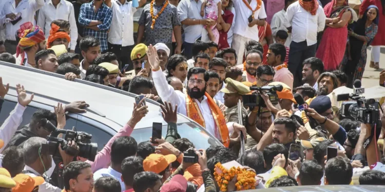 महाराष्ट्र के मुख्यमंत्री यूपी के दो दिवसीय दौरे में