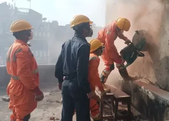 कानपुर में तीसरे दिन भी नहीं बुझ सकी आग, एनडीआरएफ व एसडीआरएफ ने संभाला मोर्चा